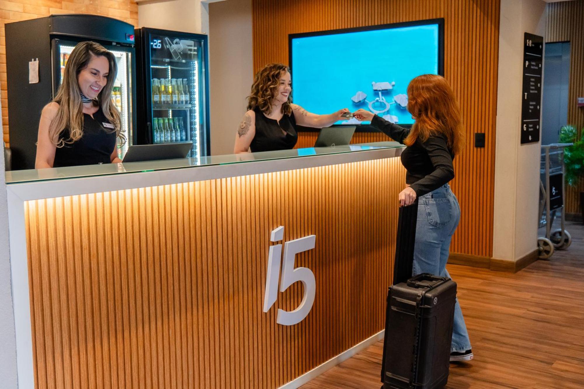 I5 Play Hotel Aguas Claras Esterno foto